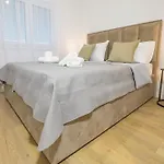 公寓 Ruzmarin J Parking Included