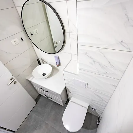 Ruzmarin J * マカルスカ