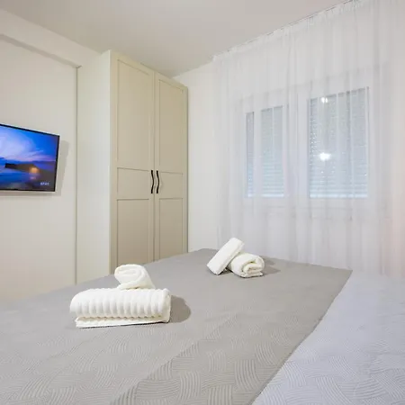 アパート Ruzmarin J *