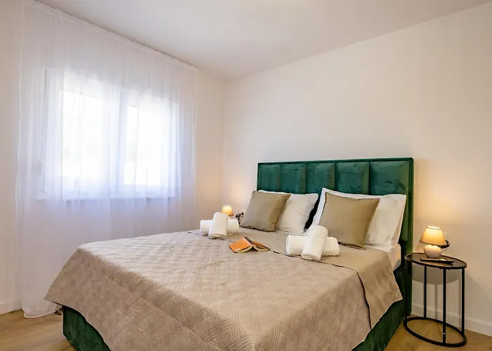 Ruzmarin J Parking Included