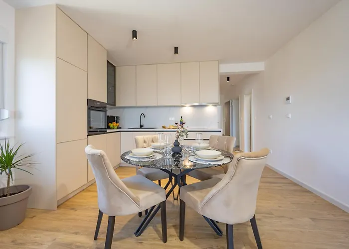 Ruzmarin J Parking Included