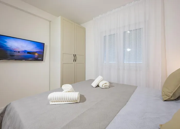 Apartment Ruzmarin J Parking Included *