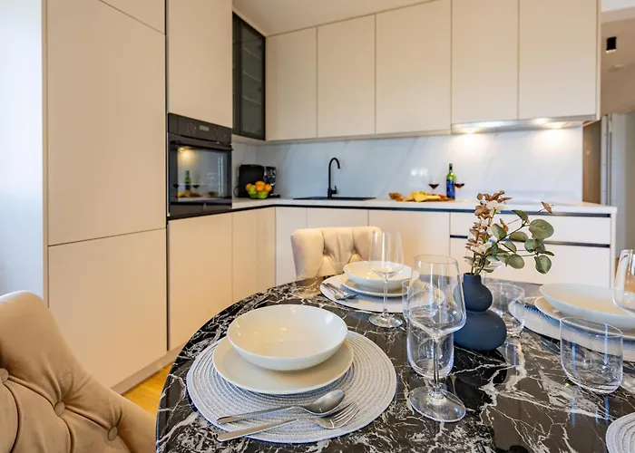 Ruzmarin J Parking Included Makarska