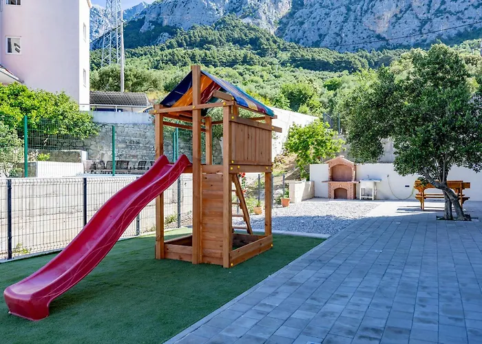 Ruzmarin J Parking Included Apartment