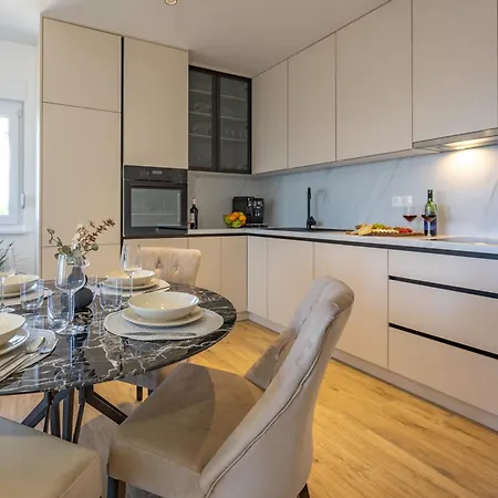 Apartment Ruzmarin J Makarska