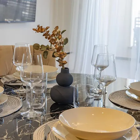 Ruzmarin J Apartment